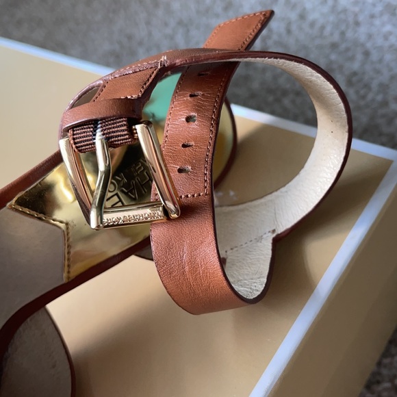 Michael Michael Kors Oksana Sandal - Picture 13 of 16